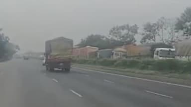 કરજણ: NH 48 પર રાતે ટ્રાફિકજામની રોજબરોજ સમસ્યા, હાઈવે ઓથોરિટી કયારે કરશે સમસ્યાનુ સમાધાન. . ! # jansamasya