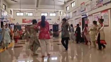 જામકંડોરણા: ધોળીધાર આરોગ્ય કેન્દ્રમાં દાંડીયારાસ રમતા કર્મચારીઓ સહિતનાઓ નો વિડીયો વાયરલ થતા ચર્ચાનો વિષય બન્યો