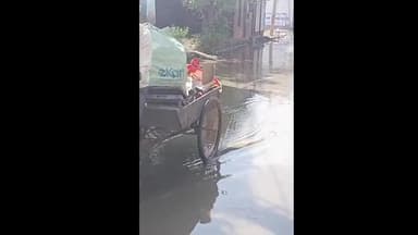 गुरुग्राम सोहना के वार्ड नंबर 9 में जल भराव से लोग परेशान,समस्या का समाधान नहीं हुआ तो बच्चों को डीसी के घर छोड़ देंगे