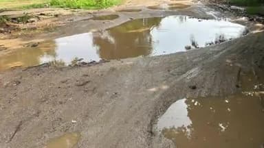 వలిగొండ: గోకారం నేలపట్ల రోడ్డు మరమ్మతులు చేపట్టాలని సిపిఎం ఆధ్వర్యంలో నిరసన