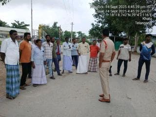రాజగోపాలపేట ఎస్ఐ వివేక్, గ్రామ విపిఓ తో కలిసి ఖాతా గ్రామాన్ని సందర్శించి స్థానిక సంస్థల ఎన్నికల గురించి, సైబర్ నేరాలు,సామాజిక రుగ్మతల గురించి అవగాహన కల్పించారు.