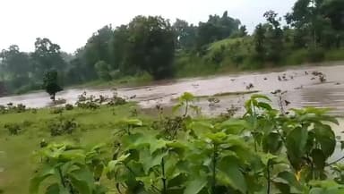 m c B jila khuthn para ujiyarpur me bhari baris pul nhi rhane ke karan aava gamn bnd. hai Hlfali ndi me pul bnaya jay