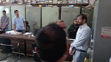 उपायुक्त डाॅ. विवेक भारती ने विभिन्न कार्यालयों का औचक निरीक्षण कर साफ-सफाई व्यवस्था को सुदृढ़ रखने के दिए निर्देश