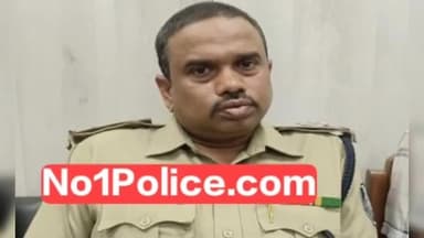 इंदौर लोकायुक्त ने पुलिस SI को 1 लाख रुपए की रिश्वत लेते रंगे हाथों दबोचा
#india #indore #mpp #police #corruption #mp