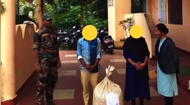 ରାୟଗଡା: ଗୁଡାରି: ଗୁଣୁପୁର ରେଳ ଷ୍ଟେସନ ନିକଟରେ ସ୍ଥାନୀୟ ପୋଲିସ ଦ୍ୱାରା ୨୭ କିଲୋଗ୍ରାମ ଗଂଜେଇ ଜବତ, ୨ ଗିରଫ