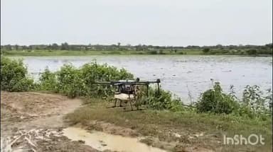 ছাতনা: চট বাঁধা পায়ে আর মৃত্যুভয়ে নামতে হয় না জমিতে,
বাঁকুড়ার ছাতনার কৃষকদের হাতে এসেছে
নতুন অস্ত্র—ড্রোন