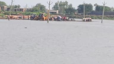 तालाब घुसा ट्रैक्टर ड्राइवर की लापरवाही