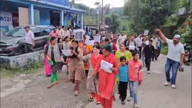 गणाई गंगोली: गणाई गंगोली कस्बे में नन्ही परी को न्याय दिलाने की मांग को लेकर निकाला गया कैंडिल मार्च