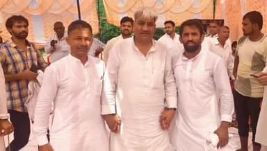 आज अपने क्षेत्र के गांव खुड्डन पहुंच ओलम्पियन पहलवान बजरंग पूनिया के पिता जी स्वगीर्य चौधरी बलवान सिंह पुनिया जी के हवन