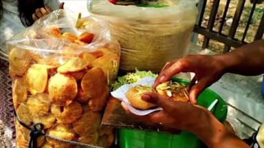 চন্দ্রকোনা ১: ফুচকা খেয়ে অসুস্থ প্রায় ৩৫ জন ফুচকা প্রেমী,চন্দ্রকোনার ঘটনা