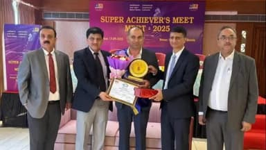 भलेई: सिहुंता के सुरेंद्र पाल भारद्वाज को मिला सुपर अचीवर्स अवॉर्ड