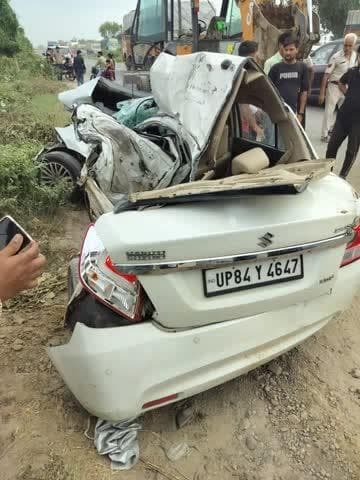 आवश्यक सूचना: किसी भाई को इस गाड़ी का नंबर पता हो तो उसके घर पर सूचना कर दें यहां एक्सीडेंट मुरैना और धौलपुर के बीच में हुआ है #jilamainpuri #Mainpuri #mainpuricity #viralreelschallenge #mainpuri84 #mainpuricityoflove #accident #firozabad