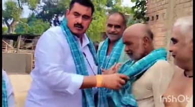 चक्की: अरक गांव में मतदाता सूची को लेकर विधायक ने की बैठक, ग्रामीणों को अंगवस्त्र भेंट कर सम्मानित किया