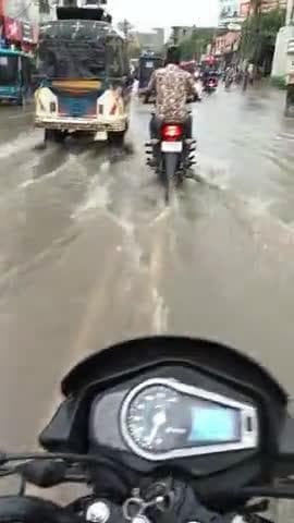 यह छतौनी मोतीहारी का सीन है