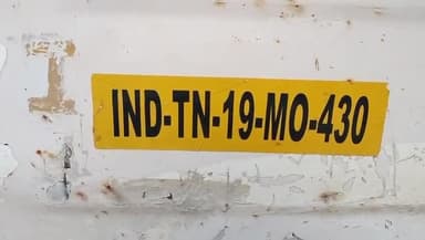 கீழக்கரை: நடுக்கடலில்  ராட்சத அலையால் படகுகள் கவிழ்ந்தத்தில் கடலில்  தத்தளித்த ஆறு மீனவர்கள்: களிமண்குண்டு அழைத்து வந்த சக மீனவர்கள்