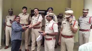 జనగాం: పోగొట్టుకున్న 52 మొబైల్ ఫోన్ లను తిరిగి బాధితులకు అప్పగించిన డీసీపీ రాజమహేంద్ర నాయక్