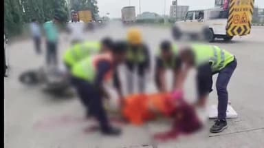 নবগ্রাম: ১২ নম্বর জাতীয় সড়কের নবগ্রাম শিবপুর টোল চত্বরে মর্মান্তিক সড়ক দুর্ঘটনায় প্রাণ গেল স্বামী–স্ত্রীর