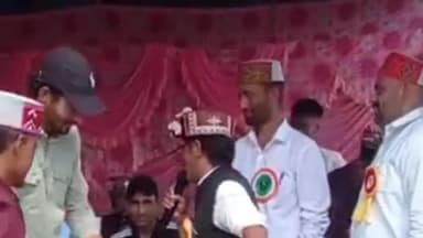 चुराह: आने वाले पंचायती राज चुनाव में जनता से सोच-समझ कर वोट डालने की अपील की चुराह के महान कवि के सोनी ने