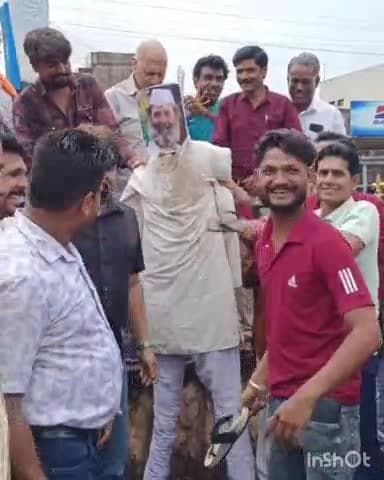 प्रधानमंत्री नरेंद्र मोदी जी की मां को गाली देने को लेकर छबड़ा में थम नहीं रहा भाजपा का विरोध,राहुल गांधी का पुतला फूंका