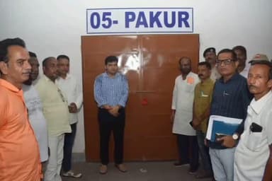पाकुड़: उपायुक्त मनीष कुमार ने वेयरहाउस का निरीक्षण एवं राजनीतिक दल प्रतिनिधियों के साथ बैठक किया #poltical #political
