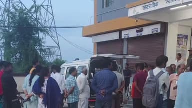 मरवन: मरवन प्रखंड कार्यालय में ड्यूटी के दौरान कर्मचारी की हृदय गति रुकने से मौत