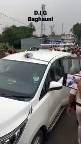 दरभंगा/बहैड़ी प्रखंड अंतर्गत बघौनी गांव में पति ने पत्नी को मडर कर दिया इस मामले में जांच के लिए D.I.G सर आए हैं