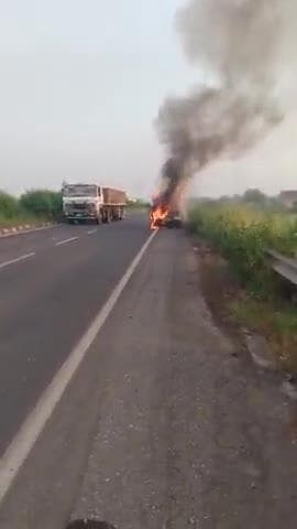 nimbahera bypass per gadi mein lagi Aag