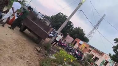 भीमाना ग्राम सेवा सहकारी समिति पर ग्रामीणों की भीड़
#सहकारी समिति से खाद–बीज वितरण में ग्रामीणों की उमड़ी भीड़