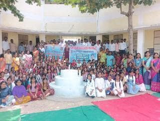 కేజీబీవీ స్కూల్ రాజగోపాలపేట విద్యార్థినిలకు"" మహిళల రక్షణకు ఉన్న చట్టాల గురించి ఈవిటీజింగ్, గుడ్ టచ్ బాడ్ టచ్ ట్రాఫిక్ నిబంధనల గురించి అవగాహన కల్పించిన సిద్దిపేట ట్రాఫిక్ ఎస్ఐ విజయభాస్కర్, మరియు సిద్దిపేట షీటీమ్ బృందం.