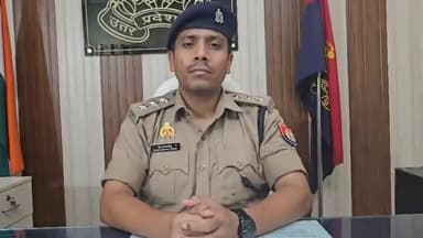 चांदपुर: #BijnorPolice
थाना चांदपुर क्षेत्र में बाइक सवार युवक के साथ मारपीट पुलिस द्वारा की जा रही है वैधानिक कार्रवाई