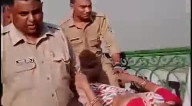 नरेन्द्रनगर: जानकी सेतु पर तीन होमगार्ड के जवान बने देवदूत, मध्य प्रदेश की महिला घायल घाट पर, पहुंचाई अस्पताल