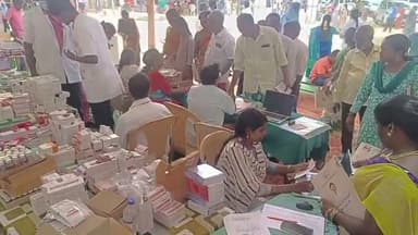 செய்யூர்: இடக்கழிநாடு பேரூராட்சி பகுதியில்  நலம் காக்கும் ஸ்டாலின் மருத்துவ முகாம் 1500  பேருக்கு மருத்துவ சிகிச்சை