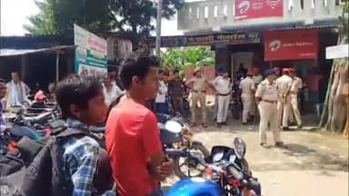 हनुमाननगर: हनुमान नगर में लोकल सीपीएम कमेटी ने सुधीर पासवान, सुनील कुमार शर्मा और उमेश राय के नेतृत्व में मार्च निकाला