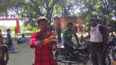 वोट देना चाहता है लेकिन नाम नहीं है