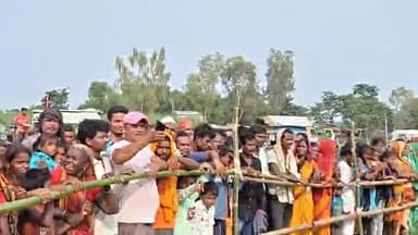 #मधेपुरा : 🚁
हेलीकॉप्टर से पहुंचे जीतन राम मांझी, चेहरे पर लौटी रौनक – दिनाभदरी बाबा एवं मुसहर महासम्मेलन में उमड़ाभीड़