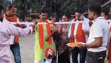 पाकुड़: पाकुड़ रेलवे मैदान में सांसद खेल महोत्सव का रविवार शाम को हुआ उद्घाटन। #pakur #indian #rail