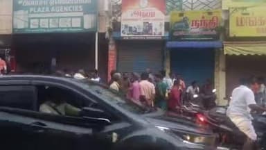 விருத்தாசலம்: விருத்தாசலம் பேருந்து நிலையம் அருகே செல்போனில் காதலனுடன் வீடியோ காலில் பேசிக்கொண்டே கல்லூரி மாணவி தூக்கிட்டு தற்கொலை