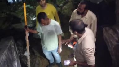 छिबरामऊ में निकला अजगर सांप || देखिए कैसे पकड़ा गया || अजगर सांप #vidioviral