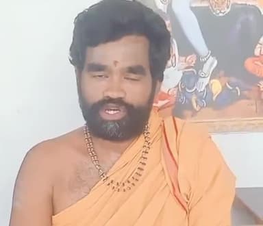 కథలాపూర్: పితృపక్షాల్లో పెద్దలకు బియ్యం: పురోహితులు ప్రణీత్ శర్మ