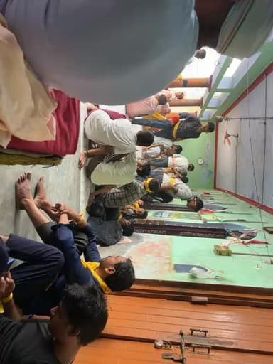 Mandir mai baithai hua