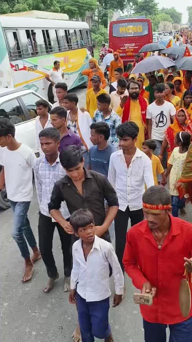 05_लौरिया_विधानसभ आज नवरात्रि के प्रथम दिन मां शैलपुत्री के चरणों में पुष्पांजलि अर्पित है! #लौरिया_पुकारे_मुकेश #RJD #प्रत्याशी #lauriya