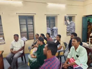 అశ్వాపురం: రేషన్ డీలర్లతో సమావేశమైన అశ్వాపురం తాసిల్దార్ మణిధర్