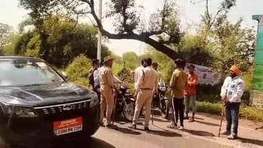 छुईखदान के कुकुरमुड़ा चौक पर ड्राइवर महासंगठन ने चलाया जागरूकता अभियान