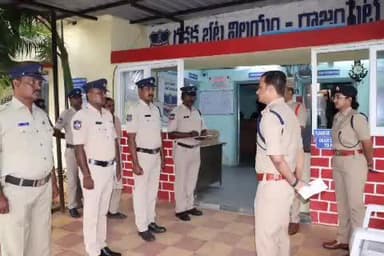 రాజంపేట: రాజంపేట మండల కేంద్రంలోని పోలీస్ స్టేషన్ ఆకస్మికంగా తనిఖీ చేసిన : జిల్లా ఎస్పీ రాజేష్ చంద్ర