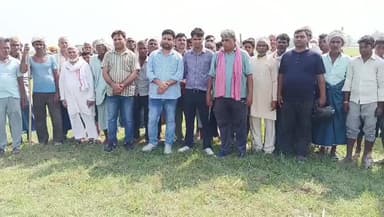 22.09.2025
#पटियाली तहसील : किसौल, किलोनी, सुनगढ़ी पर जो कटान हो रहा है उसका निरीक्षण करने के लिए आज कासगंज सिंचाई विभाग के अवर अभियंता श्री गुलरेज मुगीस और श्री चंद्र प्रकाश जी आए।