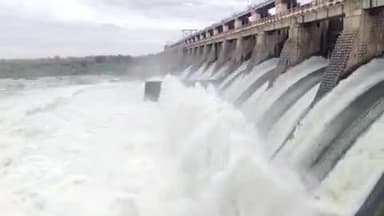 కేతేపల్లి: మూసికి పోటెత్తిన వరద ప్రభావం 6 గేట్లు ఎత్తిన అధికారులు