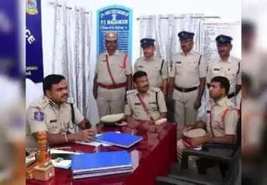 మఖ్తల్: మాగనూరు పోలీస్ స్టేషన్ పోలీస్ స్టేషన్ ను తనిఖీ చేసిన డీఐజీ చౌహన్