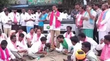 మఖ్తల్: మక్తల్ లో రైతుల కోసం బిఆర్ఎస్ పార్టీ ఆధ్వర్యంలో నిరసన కార్యక్రమం