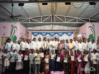 చిల్పూర్: పేద ప్రజల కడుపు నింపుతున్న ప్రభుత్వం కాంగ్రెస్ ప్రభుత్వం. చిల్పూర్ లో లబ్ధిదారులకు వివిధ చెక్కులను అందజేసిన ఎమ్మెల్యే