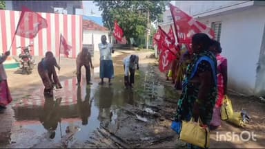 ఐనవోలు: వెంకటాపురంలో సిసి రోడ్లు సైడు కాలువలు నిర్మించాలి
నాట్లు వేసి నిరసన తెలిపిన ప్రజలు